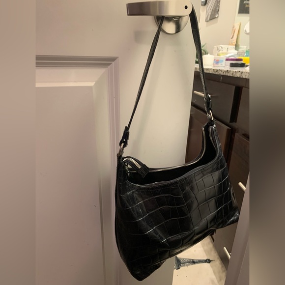 Black medium crocodile embossed dooney and bourke purse - Picture 2 of 7